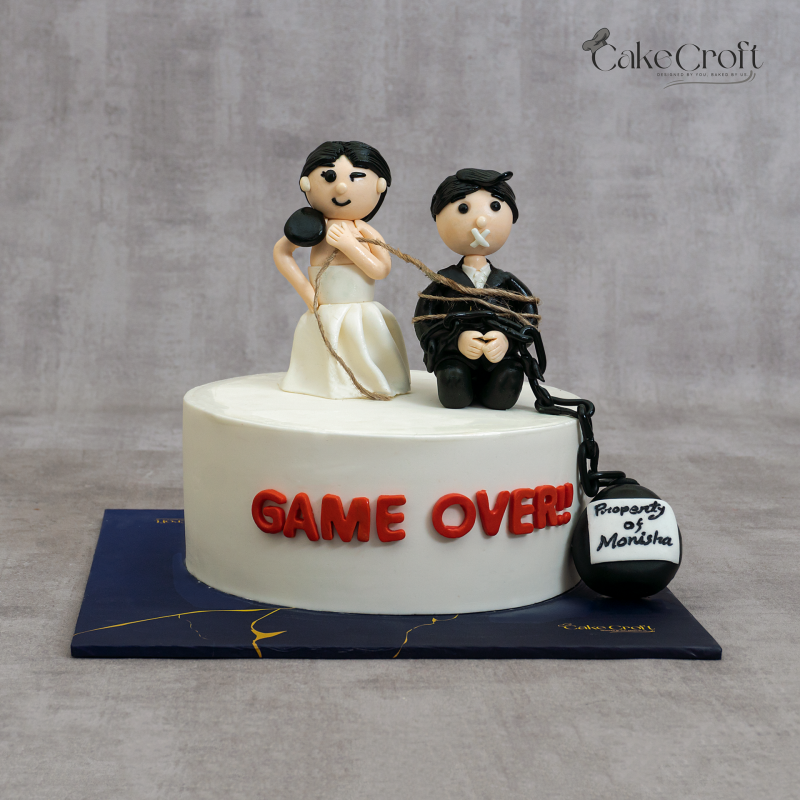 Hilarious “Game Over” cake for weddings and engagements.